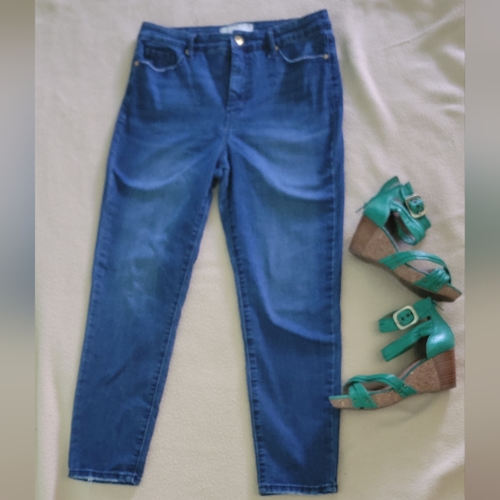 Anne Klein High Rise Slim Ankle Denim Skinny Lightly Distressed Denim Sz 8